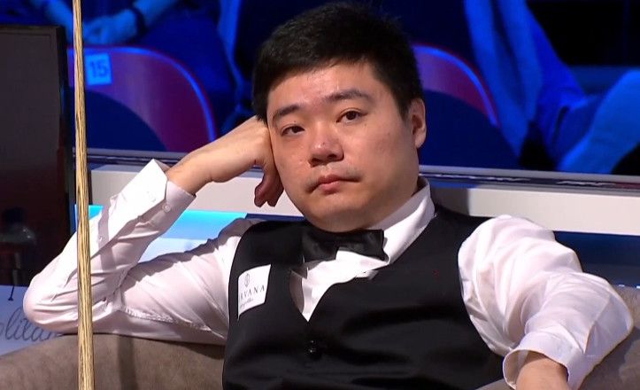 美女扒开屁股让男人捅